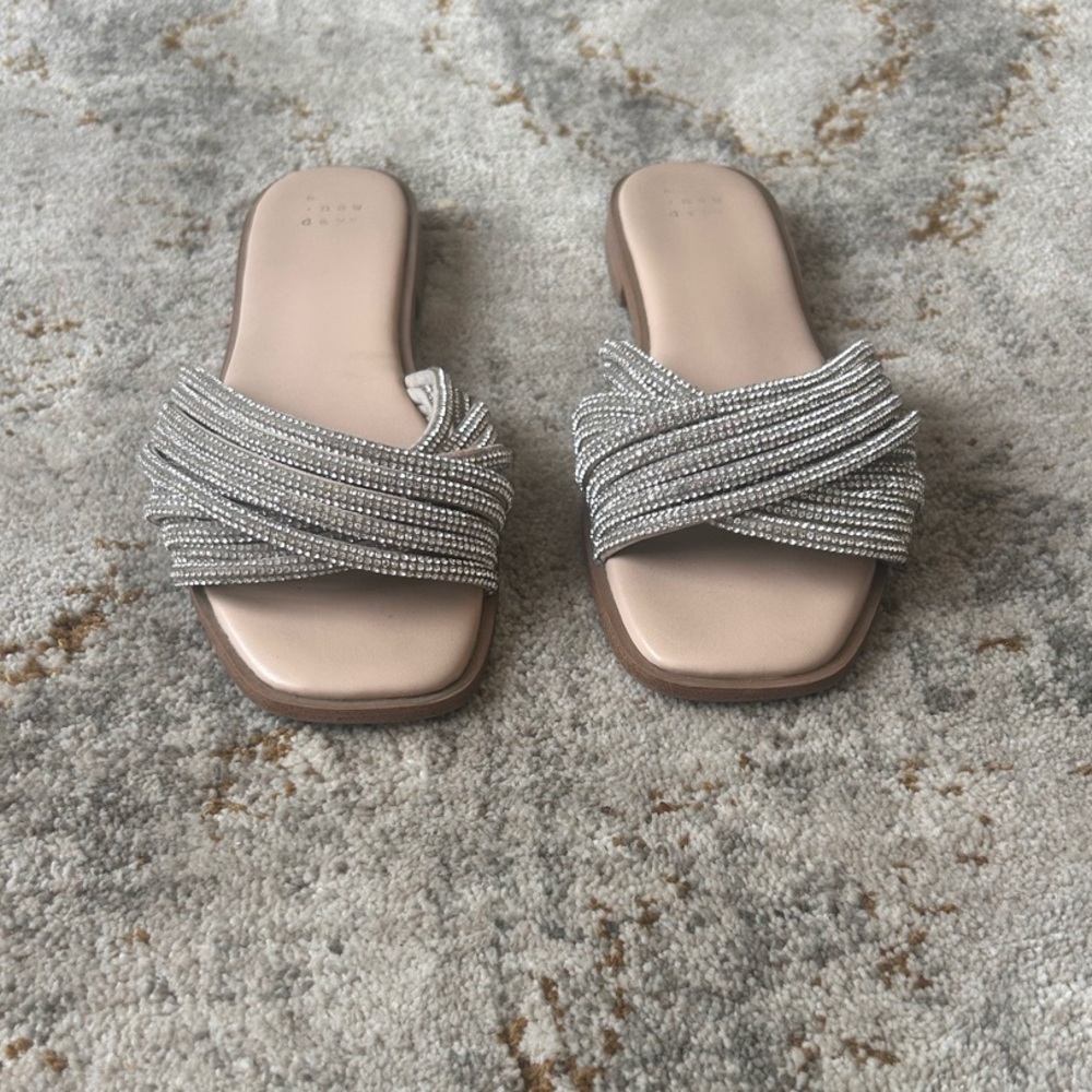 Silver Sandals with Pleated Strap and Contoured Sole